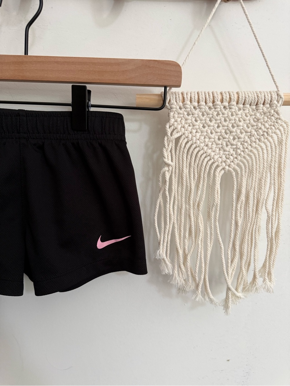Nike - girls 4-5y - athletic shorts with pink Nike logo